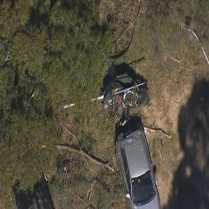 مروحية تسقط فوق سيارة بأستراليا