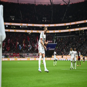 كين يسجل رقمًا قياسيًا في فوز بايرن على فرانكفورت