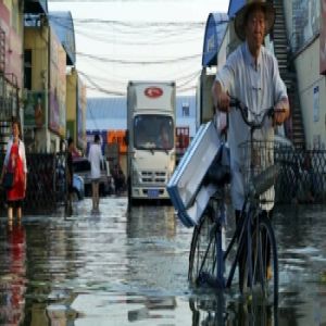 الصين تفعّل استجابة طارئة مع اجتياح الإعصار "ماتمو" للمناطق الساحلية