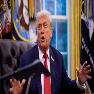 ترامب يهدد بتسريح موظفين والديمقراطيون يقاتلون من أجل الرعاية الصحية