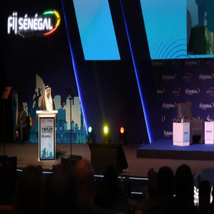 وزير الاستثمار يشارك في منتدى الاستثمار بالعاصمة السنغالية داكار