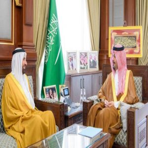 أمير منطقة المدينة المنورة يستقبل وزير الحج والعمرة