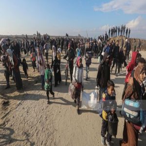 مئات الآلاف يواصلون العودة إلى غزة في اليوم الثالث لوقف الحرب