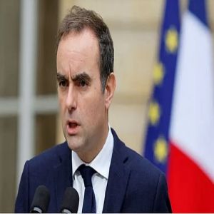 الرئاسة الفرنسية تعلن تشكيل حكومة جديدة بقيادة لوكورنو