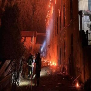 إيطاليا: حريق يدمّر مبنى الـ 397 عاماً