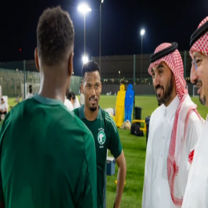 "الفيصل" يوجّه رسالة تحفيزية للاعبي الأخضر قبل مواجهة العراق