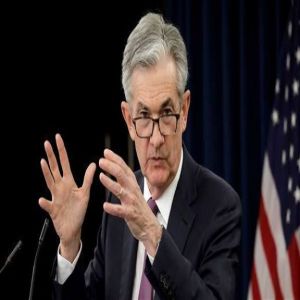 رئيس الاحتياطي الفيدرالي الأمريكي يلمّح إلى خفض جديد للفائدة الشهر الجاري
