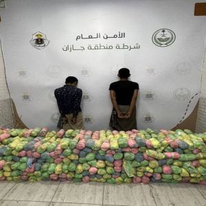 دوريات الأمن في جازان تطيح بمواطن ومخالف بحوزتهما 26 كجم من القات المخدر