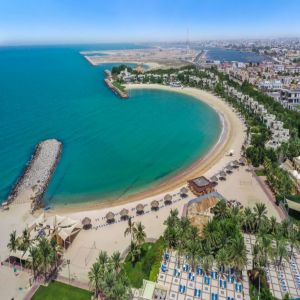 تحرّك، تدّرب، وأبدع: ريكسوس المعيريض رأس الخيمة يطلق دورات رياضية عالمية المستوى على شاطئ البحر