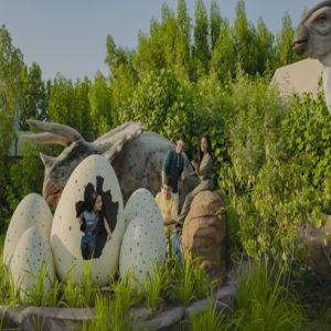 افتتاح أول مخيم فاخر في العالم مستوحى من الديناصورات في دبي باركس آند ريزورتس