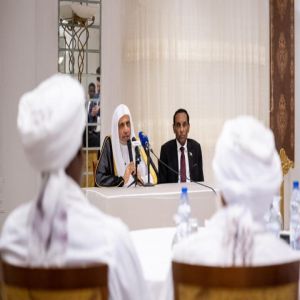 الأمينُ العام لرابطة العالم الإسلامي يلتقي علماءَ جمهورية السودان