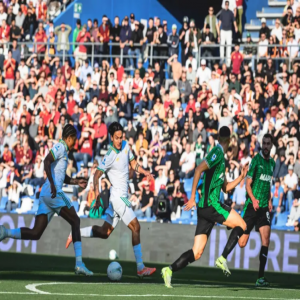 روما يهزم ساسولو ويلحق بنابولي في صدارة الدوري الإيطالي روما يهزم ساسولو ويلحق بنابولي في صدارة الدوري الإيطالي