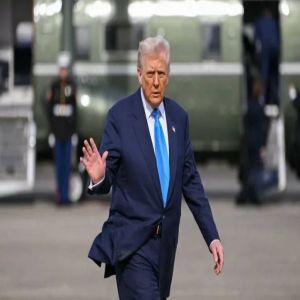 ترامب يدافع عن ضربات إسرائيل ضد "حماس" ويؤكد اتفاق السلام سيصمد ترامب يدافع عن ضربات إسرائيل ضد "حماس" ويؤكد اتفاق السلام سيصمد