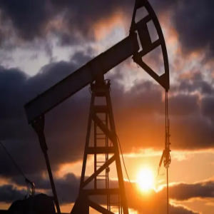 أسعار النفط تسجل خسائر متتالية للشهر الثالث.. وخام برنت يسجل 65 دولارا