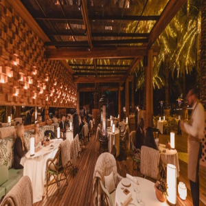 مطعم دوكاس في العلا يعود ليحتفي بانسجام النكهات المحلية وفنون الطهي الفرنسي