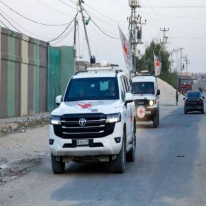 إسرائيل تحدد هوية ثلاثة رهائن أعادت "حماس" رفاتهم