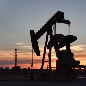 أسعار النفط تستقر مع استيعاب السوق لخطط إنتاج أوبك+