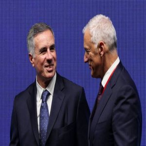 رئيسا "غولدمان ساكس" و"مورغان ستانلي" يحذران من تراجع أسواق الأسهم العالمية