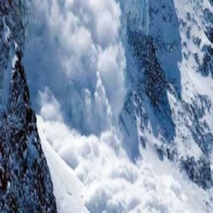 انهيار جليدي يودي بحياة 7 متسلقين