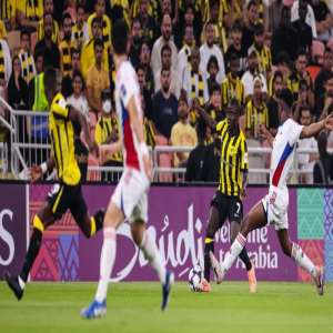 الاتحاد يهزم الشارقة بـ"ثلاثية" في النخبة الآسيوية