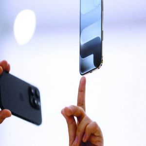 ضعف المبيعات يؤجل طرح أبل للنسخة الجديدة من «آيفون إير»