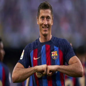 النصر يصارع أندية روشن على ضم ليفاندوفسكي