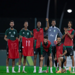 الأخضر يبدأ استعداده للقاء الجزائر ودياً في جدة