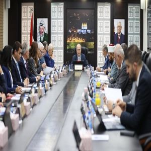 مجلس الوزراء الفلسطيني يطالب بتحرك دولي فوري لوقف إرهاب المستعمرين