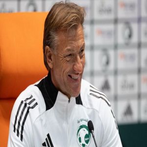 رينارد يؤكد جاهزية الأخضر لمواجهة الجزائر وديًا استعدادًا لكأس العرب