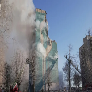 25 قتيلاً على الأقل بينهم أطفال في إحدى أعنف الضربات الروسية على غرب أوكرانيا