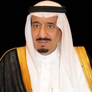 خادم الحرمين الشريفين يهنئ رئيس الجمهورية اللبنانية بذكرى استقلال بلاده