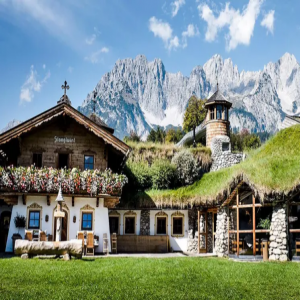 تفاصيل مذهلة عن فندق فاخر عمره 300 عام في النمسا ويعمل بالطاقة المولدة من الأشجار