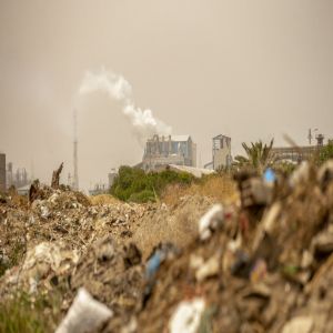 وفاة شخص وإصابة آخرين جراء تسرب كميائي في مدينة مومباي الهندية