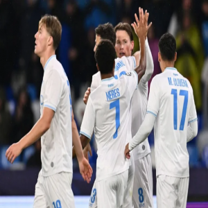 نابولي يهزم كارباج بثنائية في دوري الأبطال