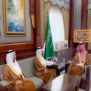 أمير منطقة المدينة المنورة يستقبل وزير الحج والعمرة