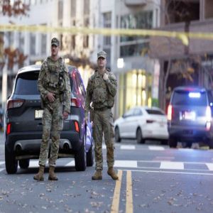 إصابة عنصرين من الحرس الوطني بإطلاق نار قرب البيت الأبيض وتوقيف مشتبه به