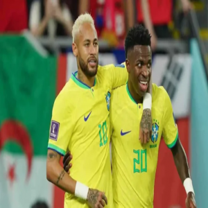 نيمار يوجّه نصيحة حاسمة إلى فينيسيوس جونيور