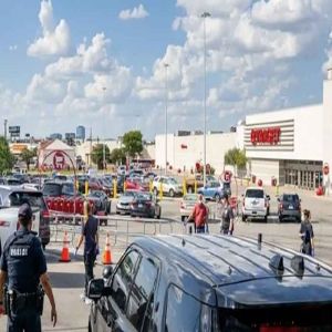 إطلاق نار يتسبب في إخلاء مركز تجاري بولاية كاليفورنيا في "الجمعة البيضاء"