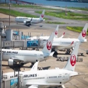 عطل برمجي يتسبب في إلغاء 65 رحلة داخلية لشركة طيران يابانية