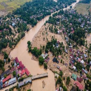 ارتفاع حصيلة وفيات الفيضانات جنوب شرق آسيا إلى أكثر من 900 شخص