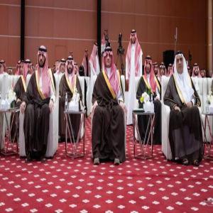 الأمير عبدالعزيز بن سعود يُكرّم الفائزين في كأس نادي الصقور 2025