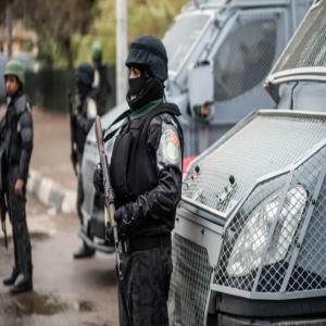 مصر.. مقتل شرطي ومصرع 4 عناصر إجرامية خطيرة في تبادل إطلاق نار