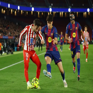 برشلونة متصدر الدوري الإسباني ينتفض ليفوز بثلاثية على أتليتيكو