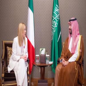 سمو ولي العهد يلتقي رئيسة وزراء إيطاليا