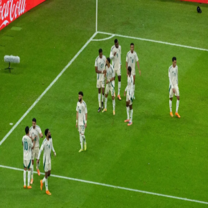 الأخضر يهزم جزر القمر بثلاثية ويتأهل لربع نهائي كأس العرب