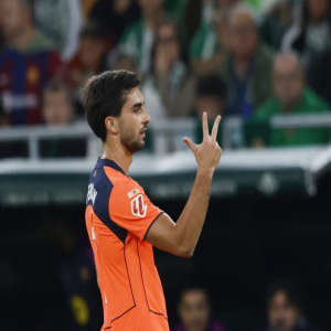 هاتريك توريس يقود برشلونة لفوز ساحق على بيتيس