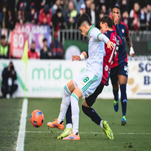 كالياري يصعق 10 من لاعبي روما في الدوري الإيطالي