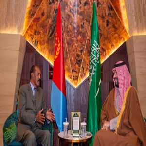 سمو ولي العهد يلتقي رئيس دولة إريتريا