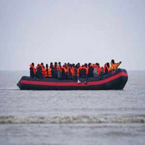 استئناف عبور المهاجرين إلى بريطانيا بعد أطول توقف في 7 سنوات