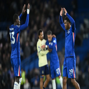 تشيلسي يعود للمربع الذهبي بالفوز بهدفين على إيفرتون